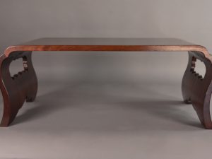 MRC-19I-6930 MESA DE EXPOSICIÓN RECTANGULAR CEREZO OSCURO
