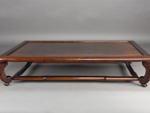 MRC-17I-4377 MESA DE EXPOSICIÓN RECTANGULAR CEREZO OSCURO