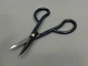 k1079 Tijera para pinzar pequeña 150mm