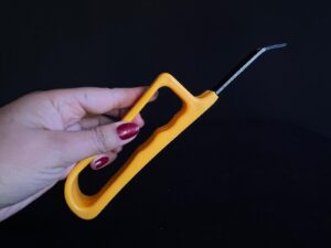 2435 Weeding fork with jagged blade